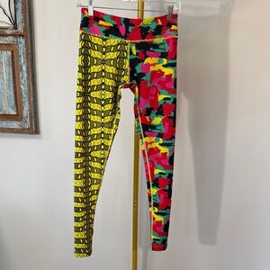 Zumba Fitness Neon Yellow Pink Green Black Patterned Leggings EUC S